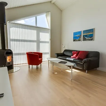 Three-bedroom Holiday In