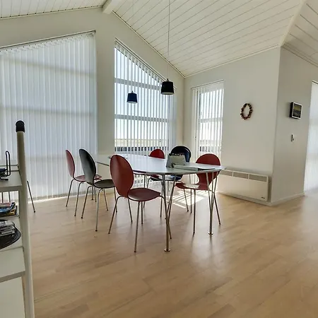 Three-bedroom Holiday In Hals